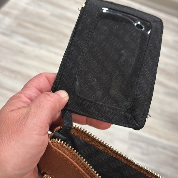 Steve Madden leather look wristlet 8x5.5 - Picture 5 of 8